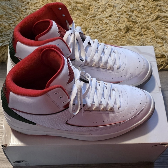 Nike Air Jordan 2 Retro - White and Red - Picture 6 of 7